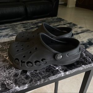 Black CROCS  unisex   2  / 4